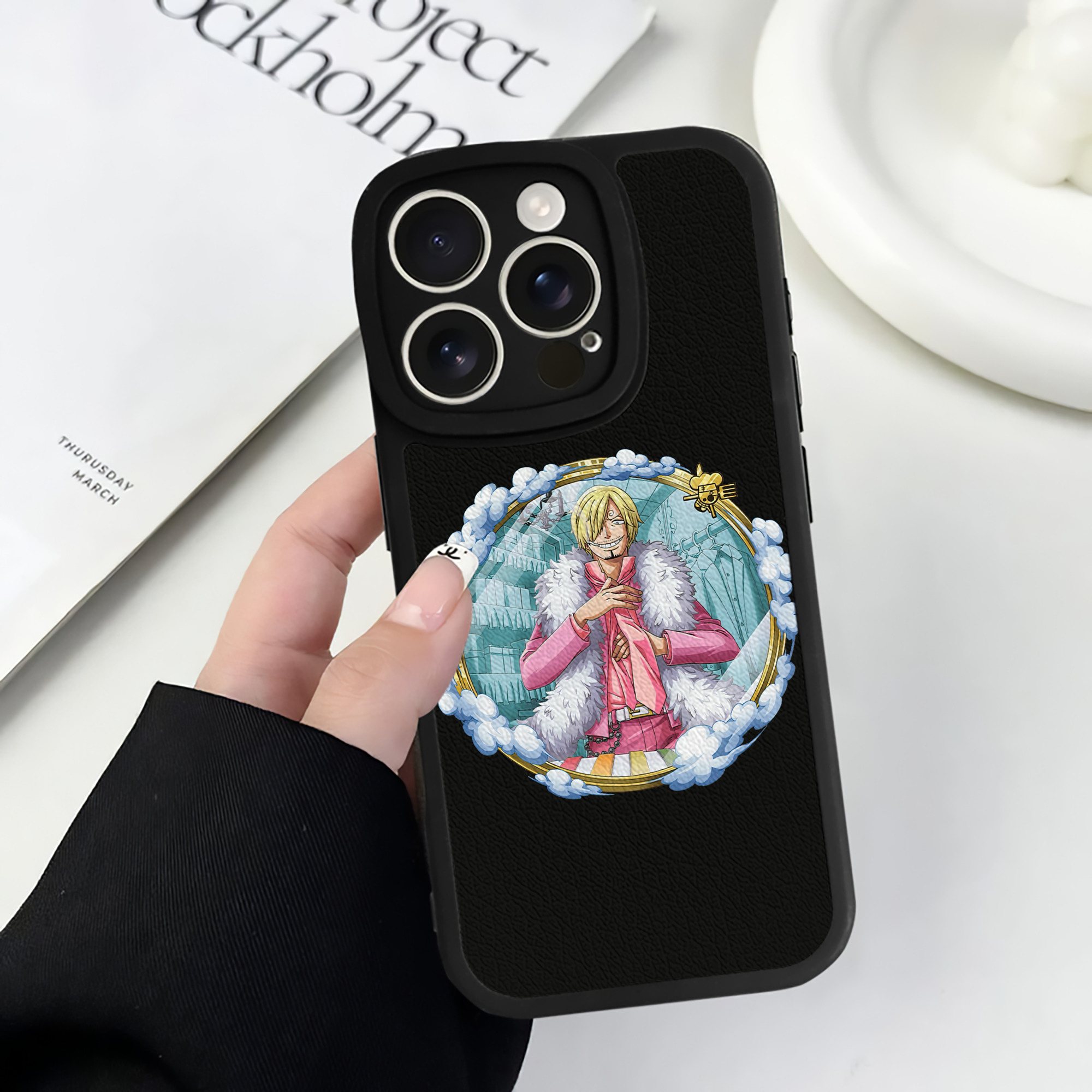 （画像用） ワンピース サンジ ONE PIECE Sanji 【iPhone 16シリーズ対応】シリコンスマホケース（レザー調） 材質：シリコン